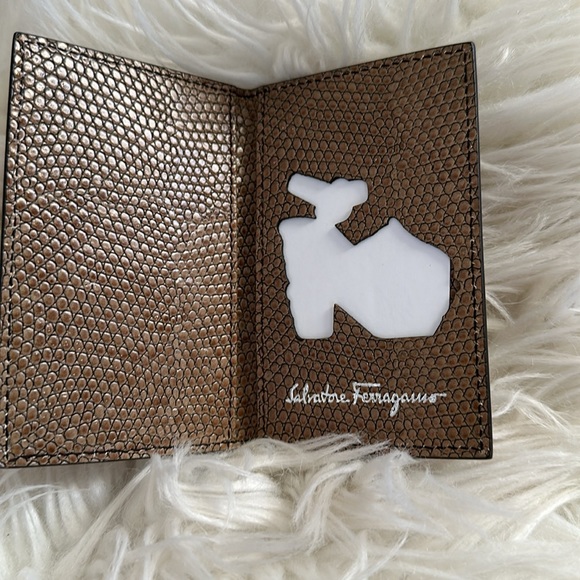 NWOB Salvatore Ferragamo python card case - Picture 2 of 3